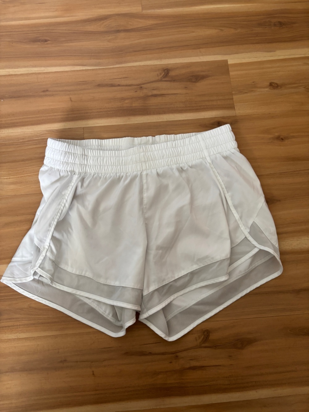 Athleta White Mesh Racer Run Shorts 4”